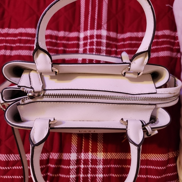 DKNY PURSE - Picture 7 of 16